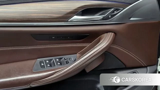 BMW 5 Series (G30) id 3754497 из Кореи 9