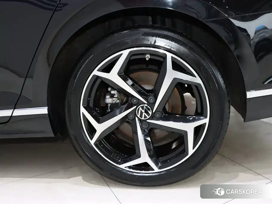 Volkswagen Magotan id 4589544 из Китая 9