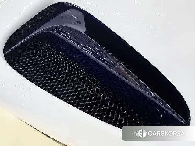 Ferrari SF90 Stradale id 3680911 из Кореи 9