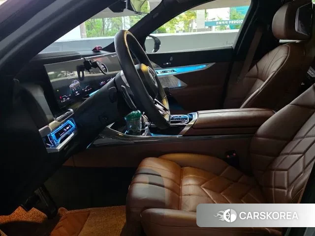 BMW 7 Series (G70) id 3288598 из Кореи 9