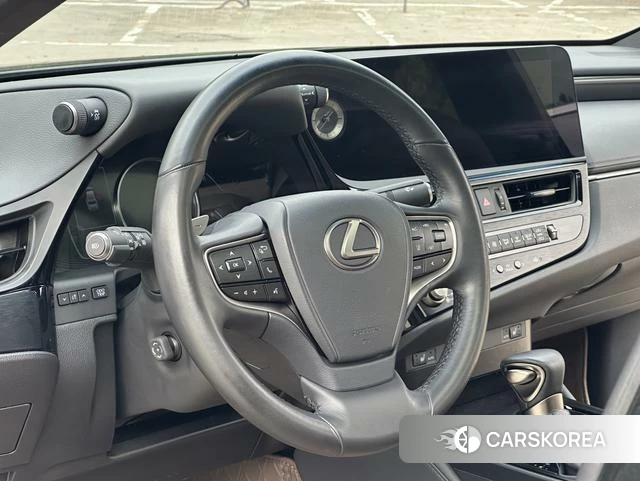 Lexus ES id 4277537 из Китая 9
