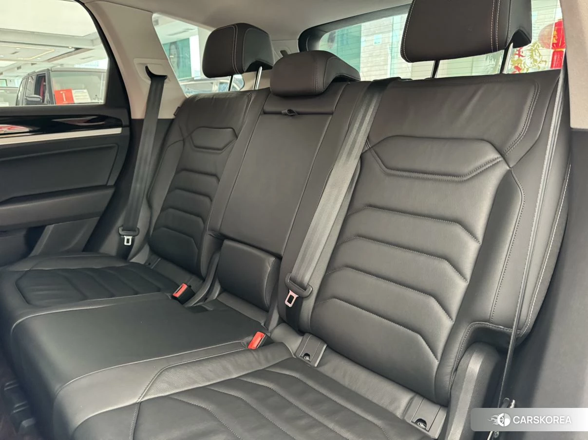 Volkswagen Touareg id 4421044 из Китая 9