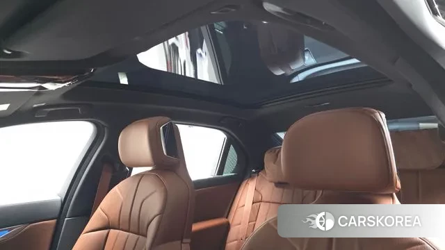 BMW 7 Series (G70) id 3653778 из Кореи 9