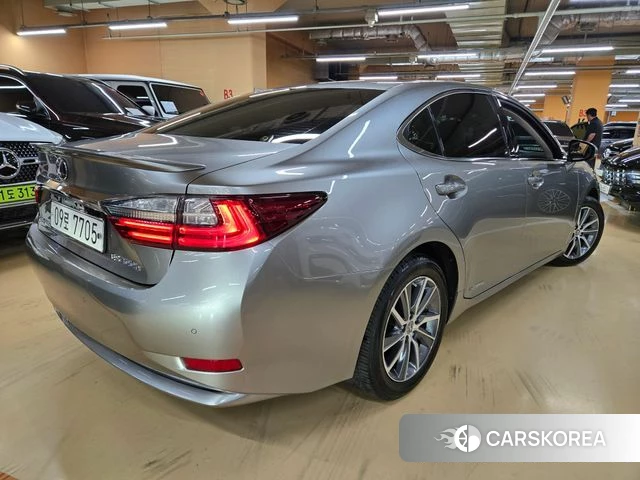 Lexus New ES300h id 3814384 из Кореи 9