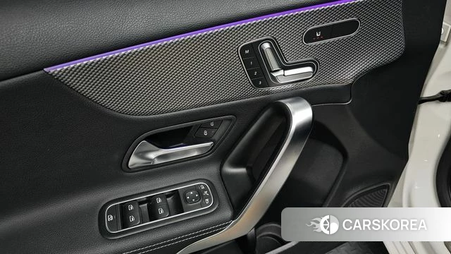 Mercedes-Benz A-Class W177 id 4528446 из Кореи 9