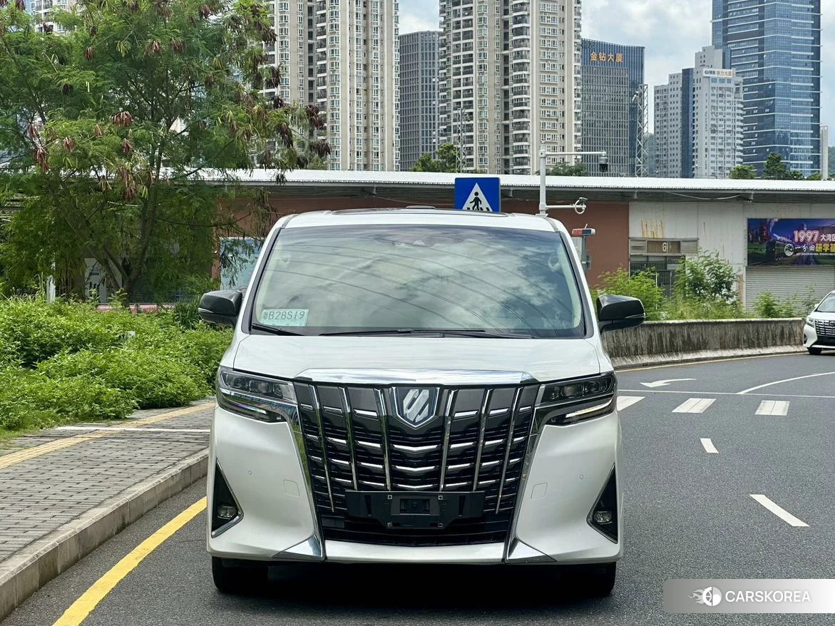 Toyota Alphard id 4513784 из Китая 9