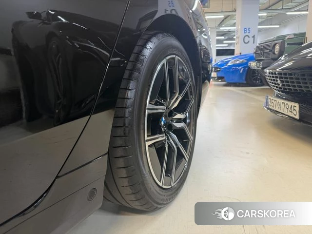 BMW 7 Series (G70) id 3838031 из Кореи 9