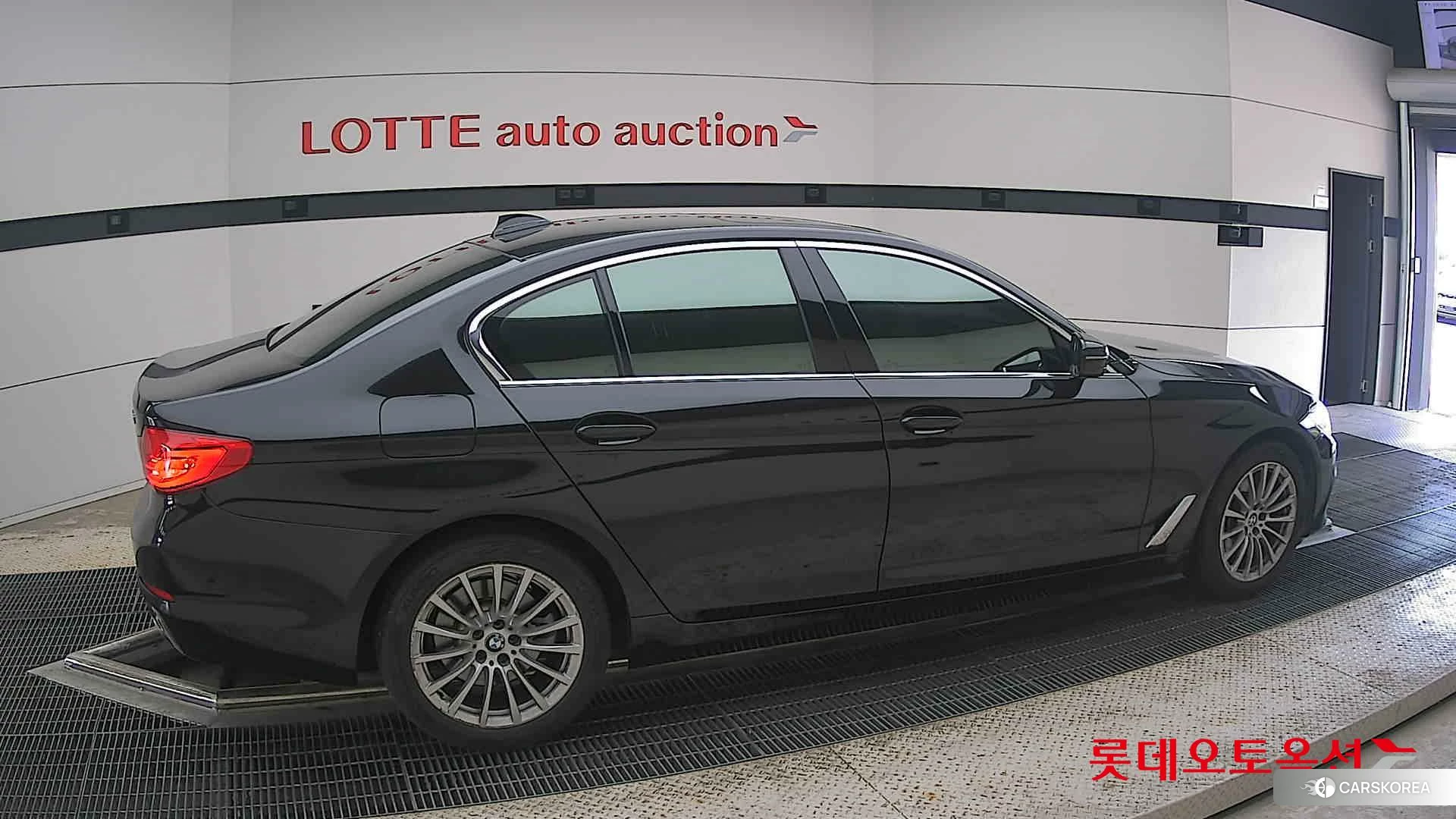 BMW  520i Luxury id 4504427 из Кореи 9
