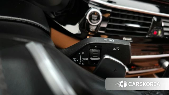 BMW 5 Series (G30) id 3834933 из Кореи 9