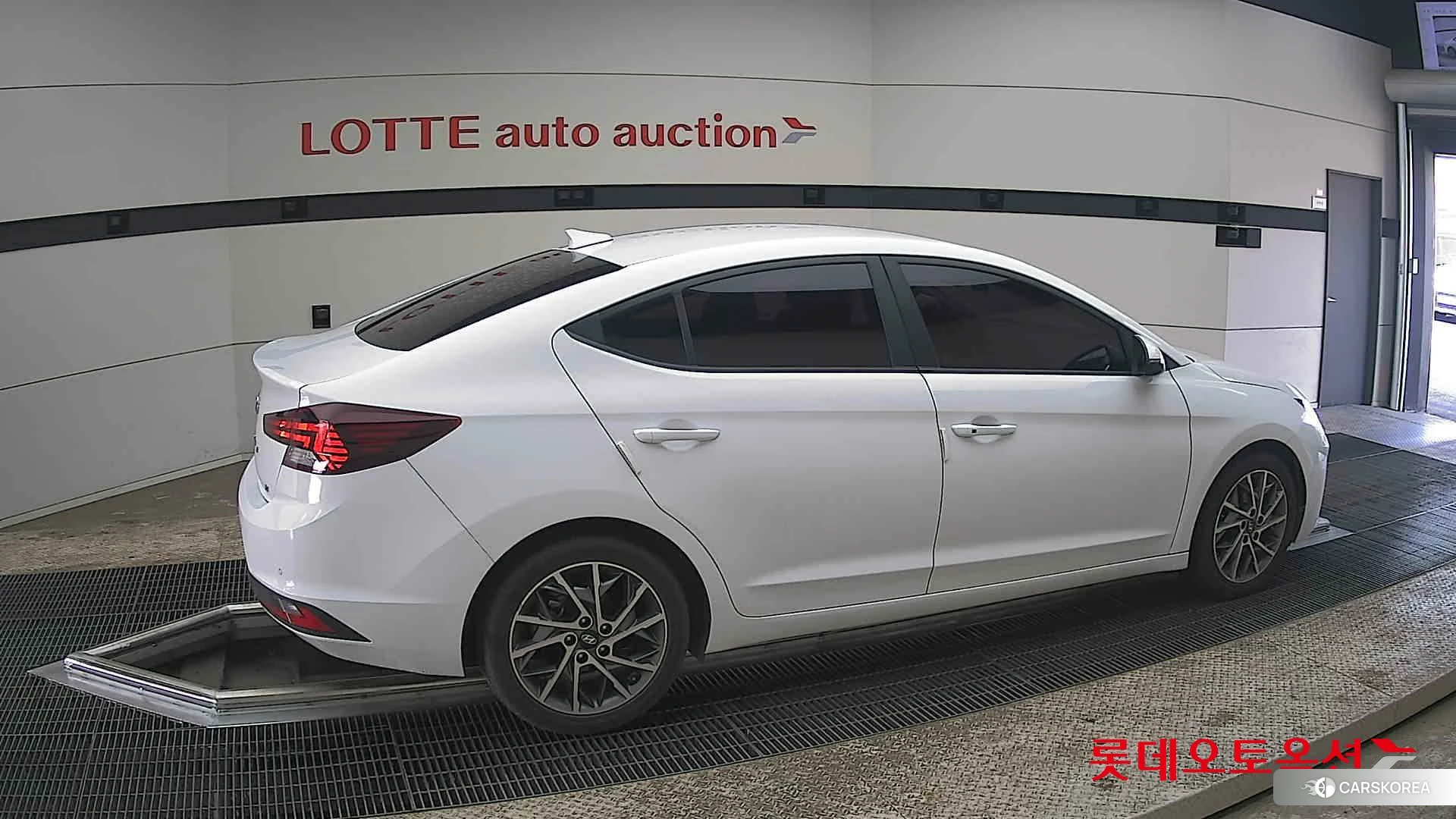 Hyundai Avante id 3881984 из Кореи 9