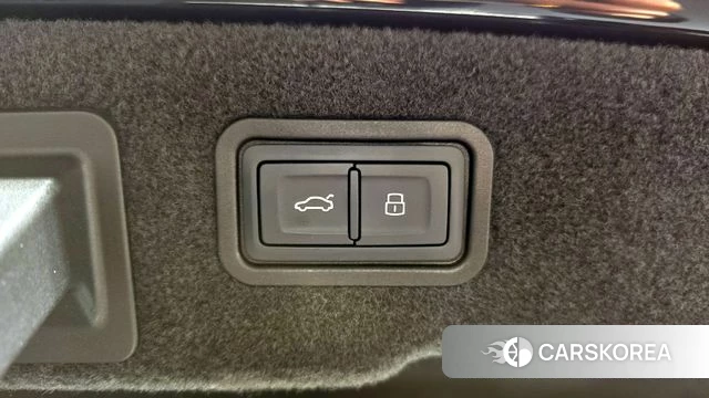 Audi A8 (D5) id 3904052 из Кореи 9