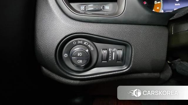 Jeep Renegade id 4232417 из Кореи 9