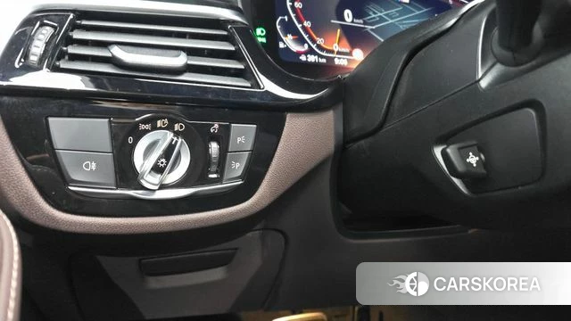 BMW 5 Series (G30) id 3910076 из Кореи 9