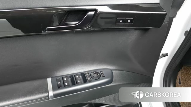 Hyundai Grandeur (GN7) id 3858896 из Кореи 9