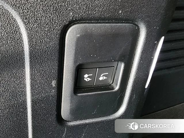 Land Rover Defender (L663) id 3394043 из Кореи 9