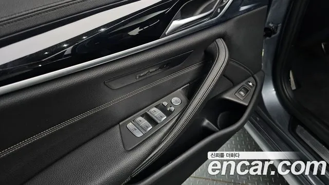 BMW 5 Series (G30) id 2849961 из Кореи 9