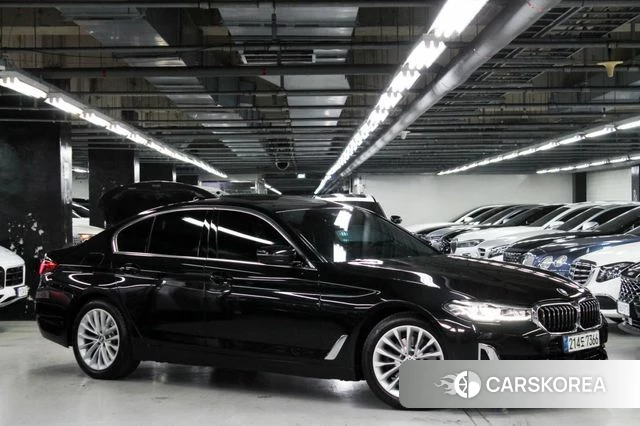 BMW 5 Series (G30) id 3842864 из Кореи 9
