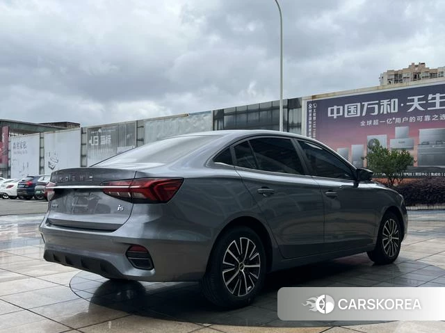 Roewe i5 id 4253413 из Китая 9