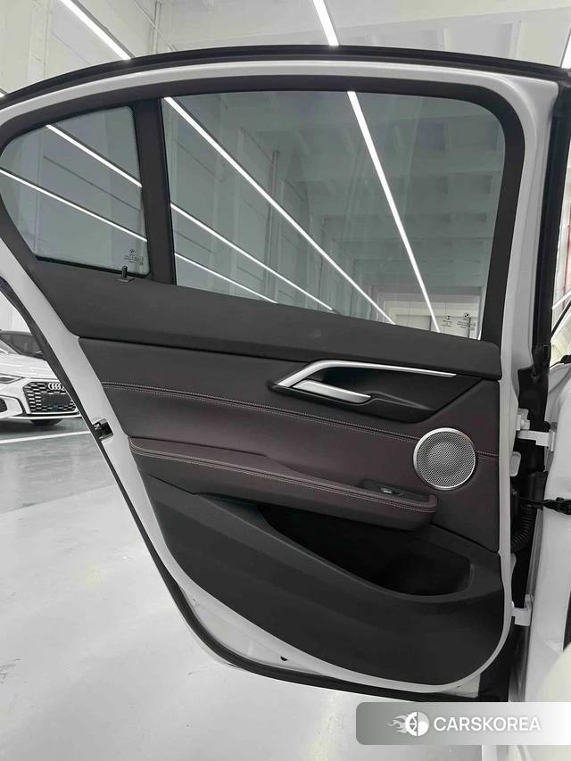 BMW 1 series id 4298549 из Китая 9