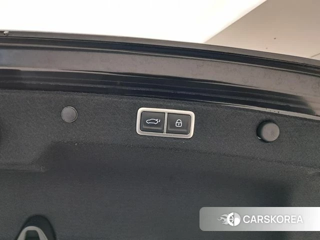 Hyundai Grandeur (GN7) id 3838901 из Кореи 9