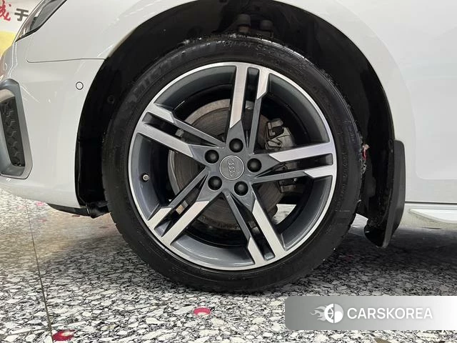 Audi A4L id 4291063 из Китая 9