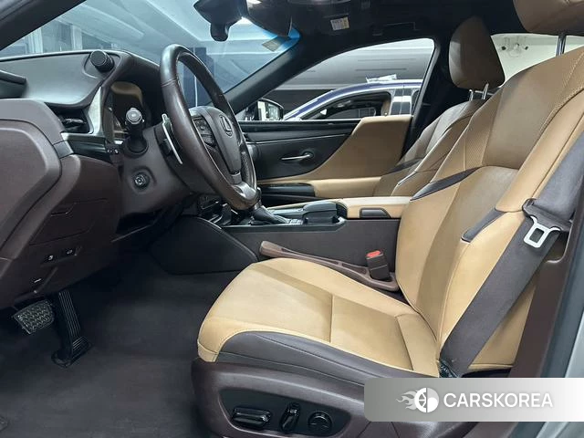 Lexus ES id 4291526 из Китая 9