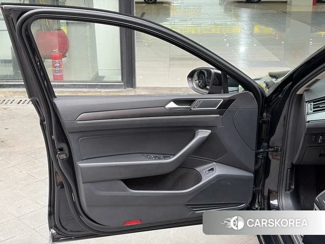 Volkswagen Magotan id 4313909 из Китая 9