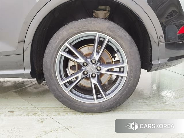 Audi Q5L id 4273667 из Китая 9