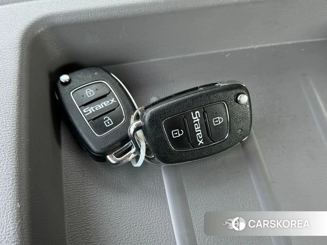 Hyundai The New Grand Starex id 4255155 из Кореи 9