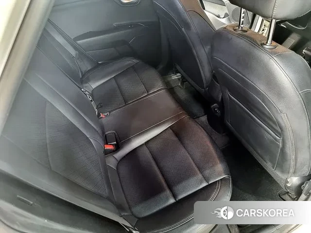 Kia Stonic id 3024839 из Кореи 9