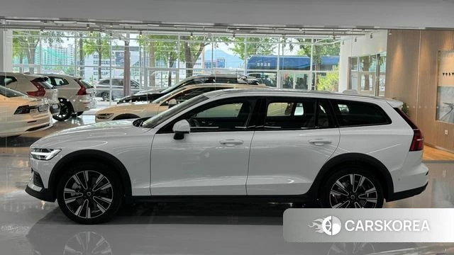 Volvo V60 Cross-Country 2nd Generation id 4407824 из Кореи 9