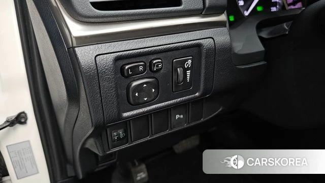 Lexus CT200h id 3937305 из Кореи 9