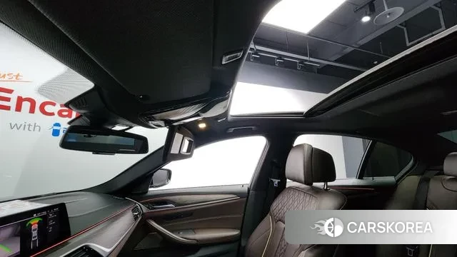 BMW 5 Series (G30) id 2891097 из Кореи 9