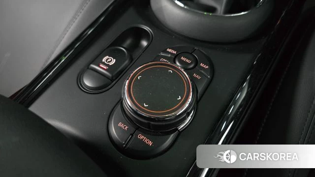 Mini Cooper Clubman id 3899489 из Кореи 9