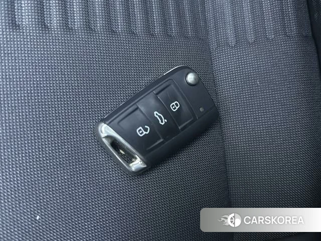 Volkswagen Polo id 4278531 из Китая 9
