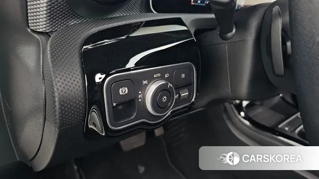 Mercedes-Benz A-Class W177 id 3621842 из Кореи 9