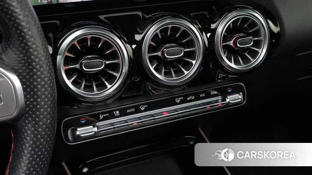 Mercedes-Benz GLA - Class H247 id 4881150 из Кореи 9