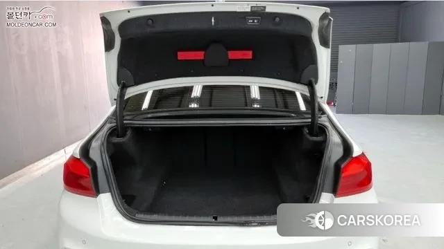 BMW 5 Series (G30) id 3494833 из Кореи 9