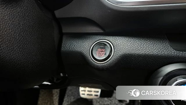 Kia Stonic id 3917132 из Кореи 9