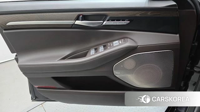 Genesis G90 id 4446369 из Кореи 9