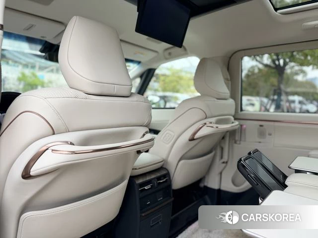 Lexus LM id 4259686 из Китая 9