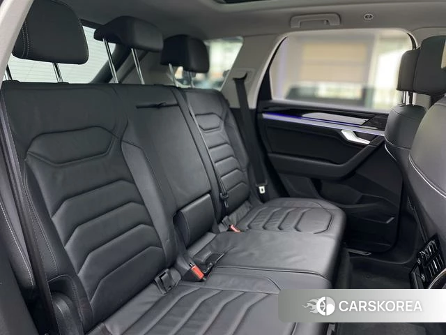 Volkswagen Touareg id 3840745 из Китая 9