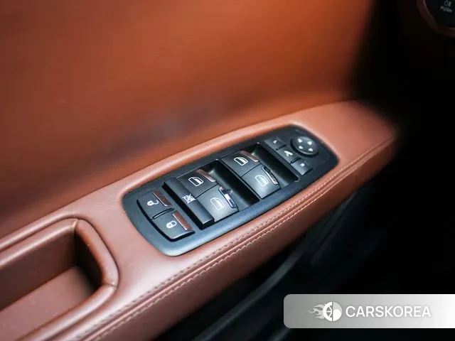 Maserati Quattroporte id 3055535 из Кореи 9