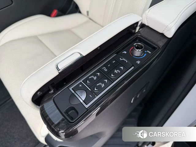 Lexus LM id 4307770 из Китая 9
