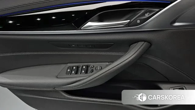 BMW 5 Series (G30) id 3489343 из Кореи 9