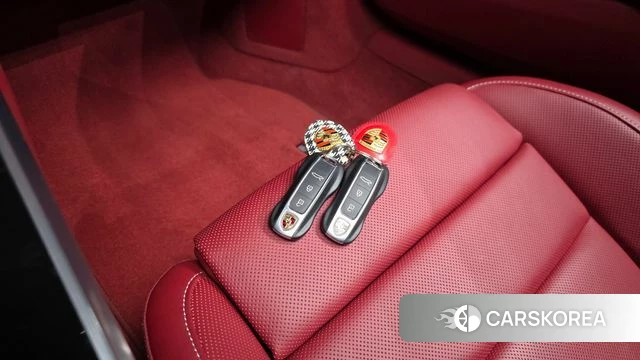 Porsche 911(992) id 4201409 из Кореи 9