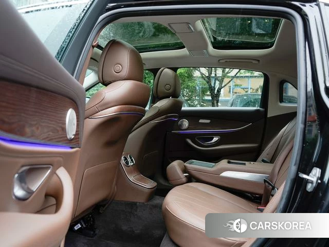 Mercedes-Benz E-class id 4277954 из Китая 9