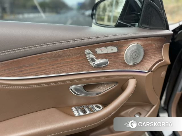 Mercedes-Benz E-class id 4256757 из Китая 9