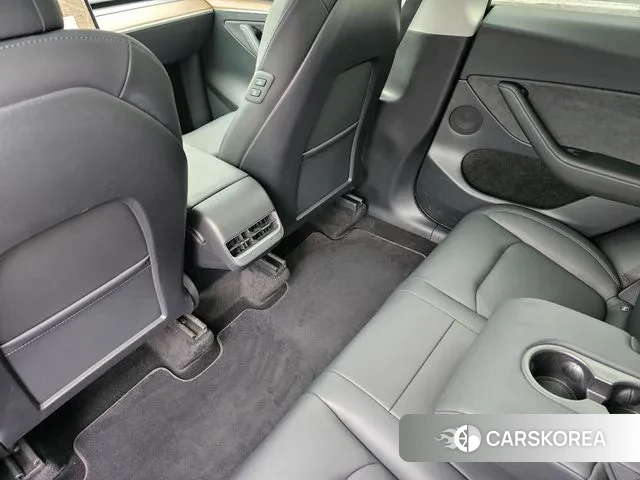 Tesla Model Y id 3680296 из Кореи 9