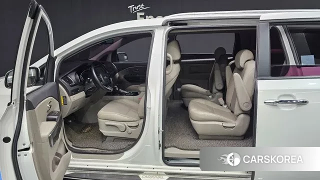 Kia The New Carnival id 2902948 из Кореи 9